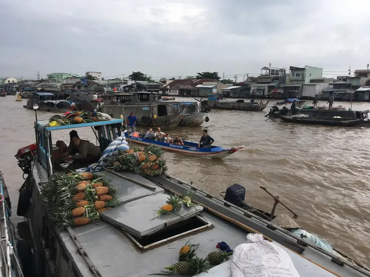 Boats at Cái Răng floating market, Cần Thơ