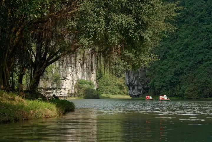 River and limestone cliffs in Ninh Bình