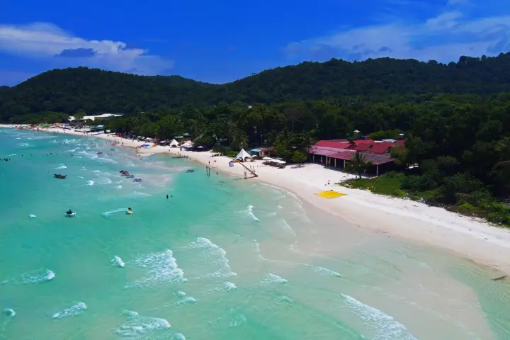Turquoise water at Sao Beach, Phú Quốc