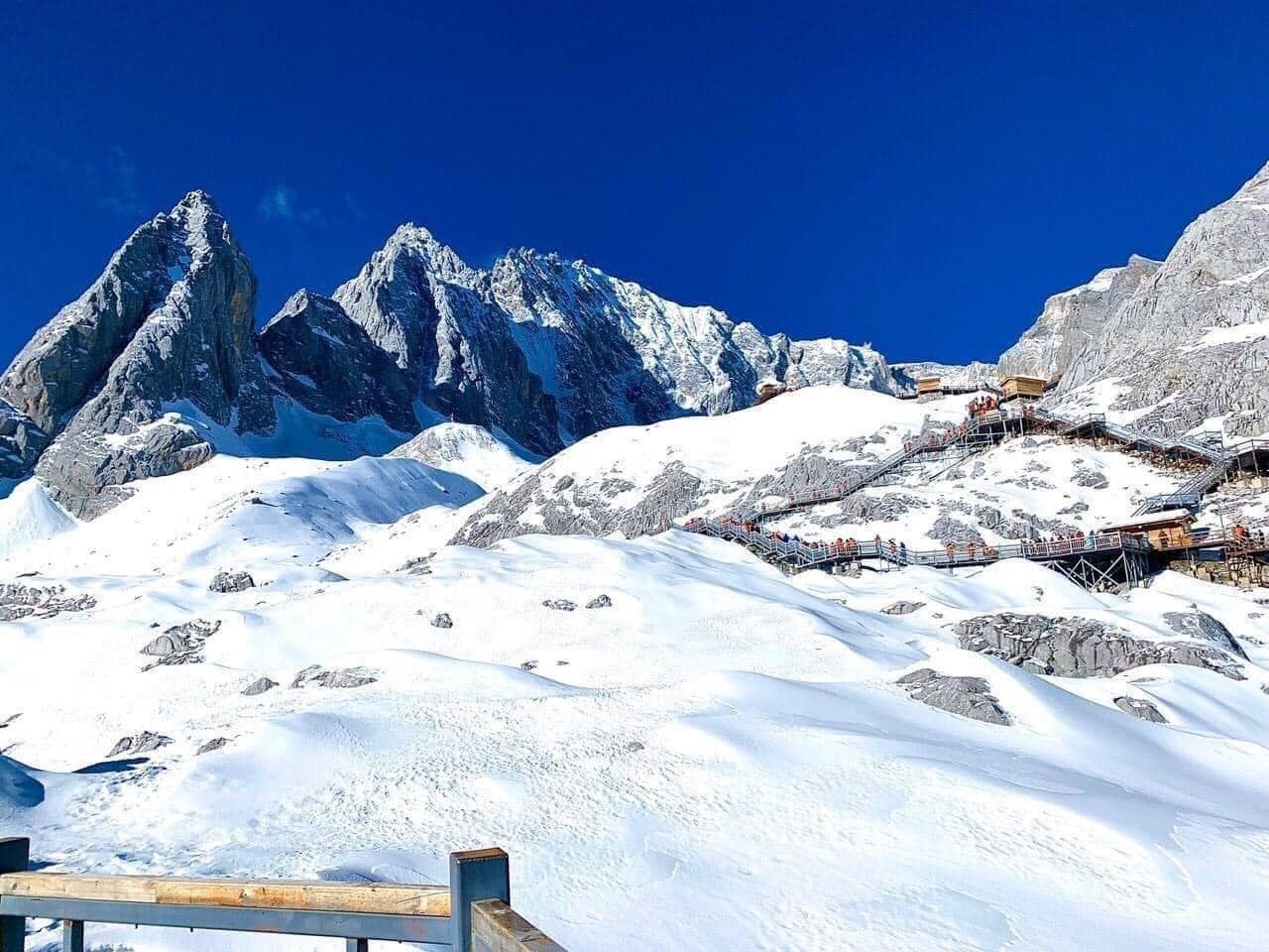 Côn Minh – Thành phố vạn mùa xuân giữa cao nguyên Vân Nam