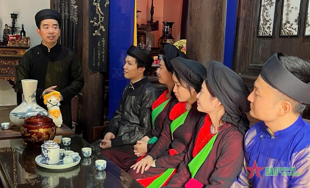(Quân đội nhân dân) Tập làm người Kinh Bắc