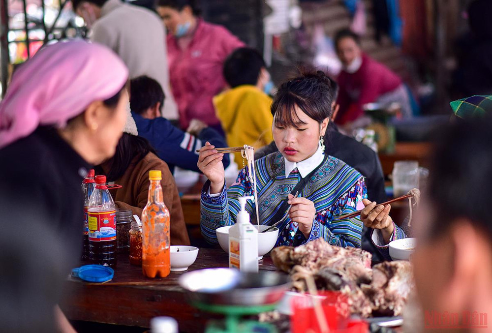 Kinh nghiệm ăn thả ga ở chợ phiên Bắc Hà (Lào Cai)